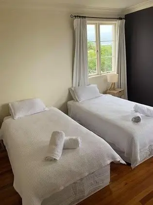 Tek Büyük veya İki Ayrı Yataklı Oda, Balkon, Şehir Manzaralı (Karekare)