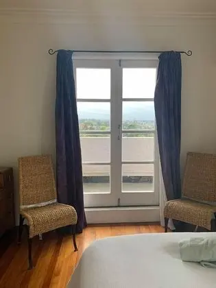 Tek Büyük Yataklı Oda, Balkon, Liman Manzaralı (Muriwai)