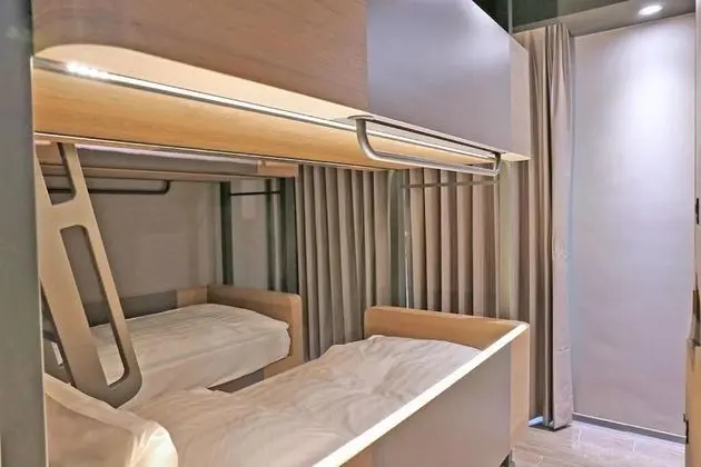 Ortak Ranzalı Oda, Sadece kadınlar için (Lower Bed)
