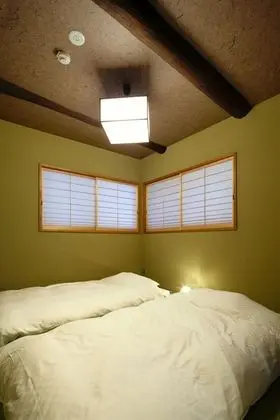 Traditional Ev (Private)