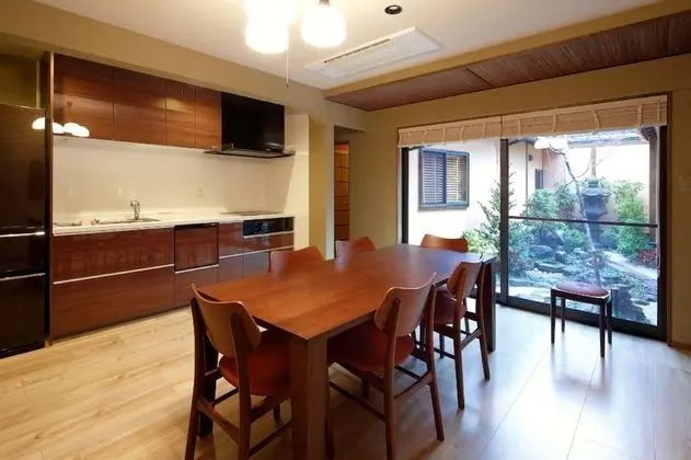 Traditional Ev (Private)