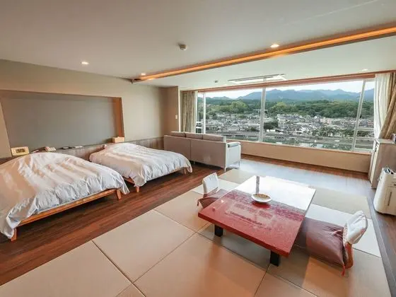 Traditional Oda, Sigara İçilmez, Nehir Manzaralı (Deluxe Triple Japanese Western,60sqm)