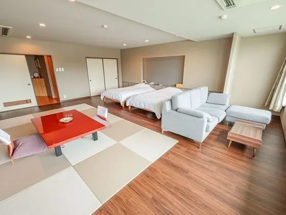 Traditional Oda, Sigara İçilmez, Nehir Manzaralı (Deluxe Triple Japanese Western,60sqm)