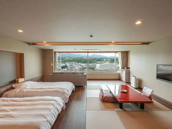 Traditional Oda, Sigara İçilmez, Nehir Manzaralı (Deluxe Triple Japanese Western,60sqm)