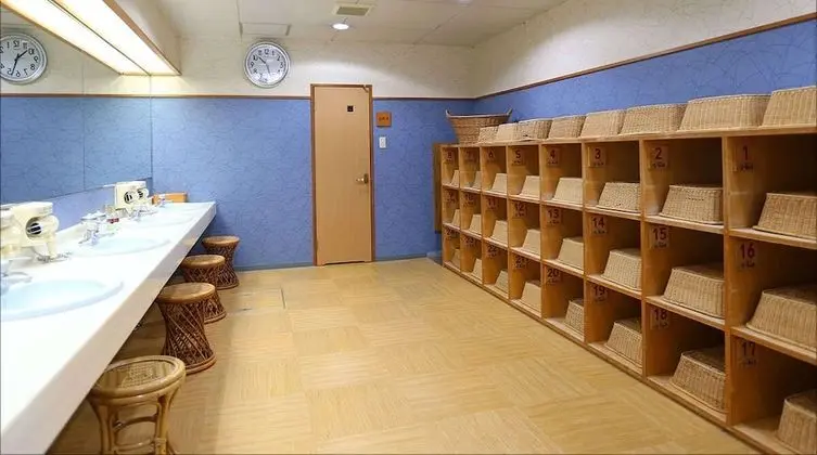 Traditional Oda, Sigara İçilmez, Nehir Manzaralı (Deluxe Triple Japanese Western,60sqm)