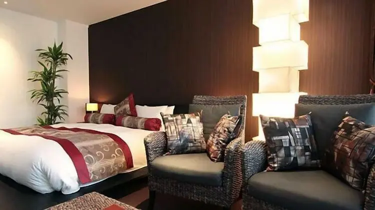 Süit (Room)
