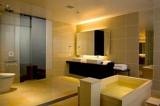 Süit (Room)