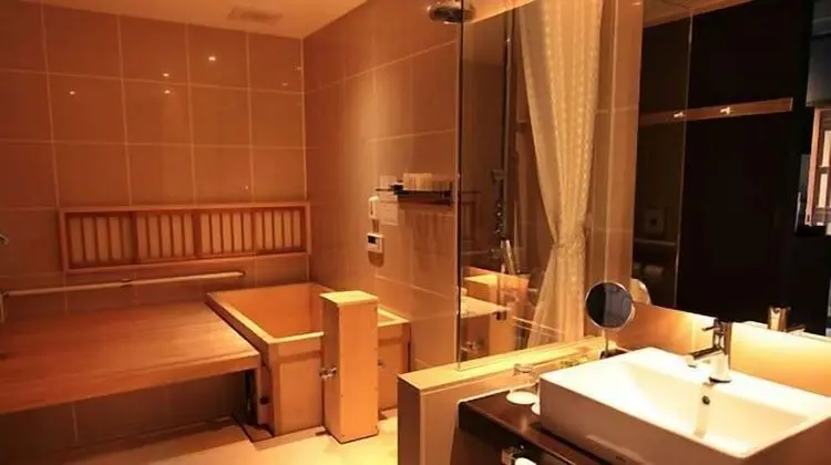 Süit (Room)