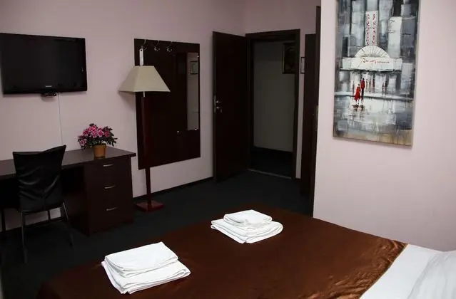 Deluxe Tek Büyük Yataklı Oda, Avlu Manzaralı