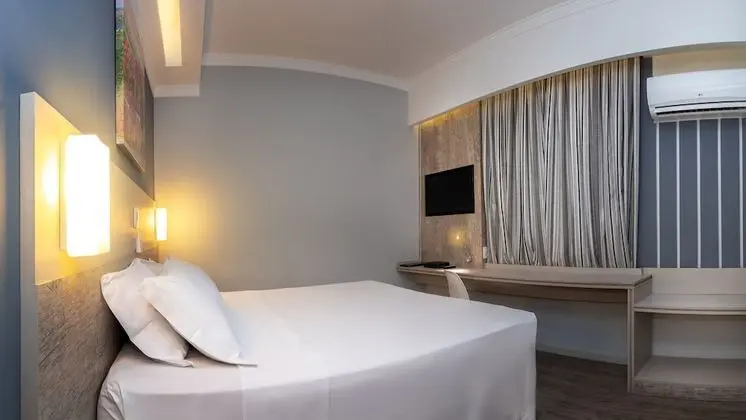 Luxury Tek Büyük Yataklı Oda