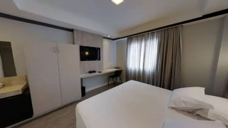Luxury Tek Büyük Yataklı Oda