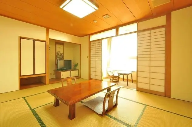 Traditional Oda, Sigara İçilmez (Japanese Style with Shared Toilet)