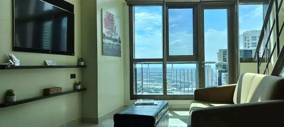 Family Çatı Katı (Loft), 2 Büyük (Queen) Boy Yatak, Sigara İçilmez, Şehir Manzaralı