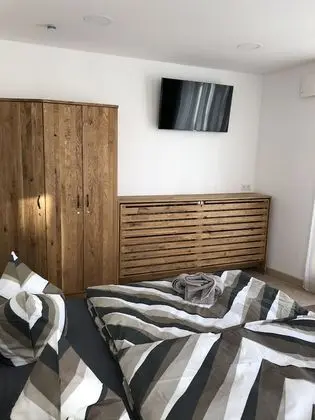 Basic Üç Kişilik Oda, Ortak Banyo, Şehir Manzaralı