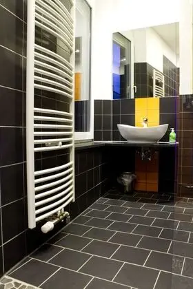 Basic Üç Kişilik Oda, Ortak Banyo, Şehir Manzaralı