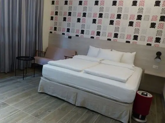 Senior Tek Büyük Yataklı Oda