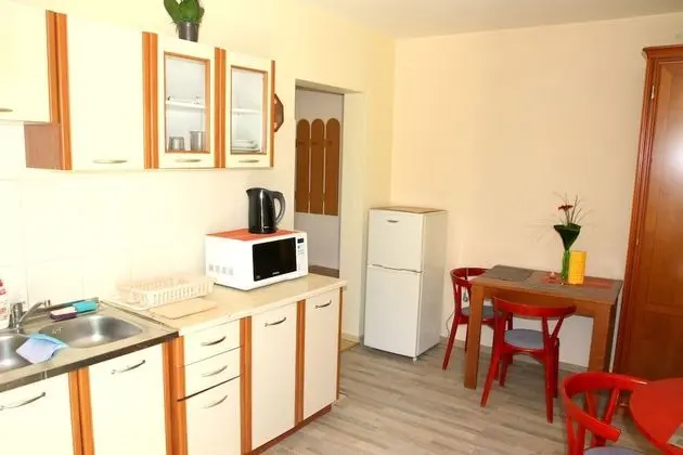 Traditional Apart Daire, Bahçe Manzaralı