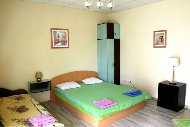 Traditional Apart Daire, Teras