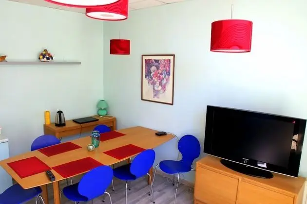 Traditional Apart Daire, Teras