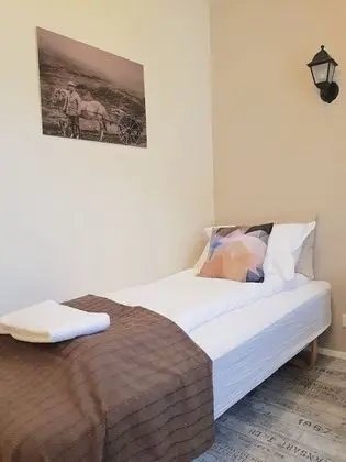 Tek Kişilik Oda, 1 Tek Kişilik Yatak, Ortak Banyo