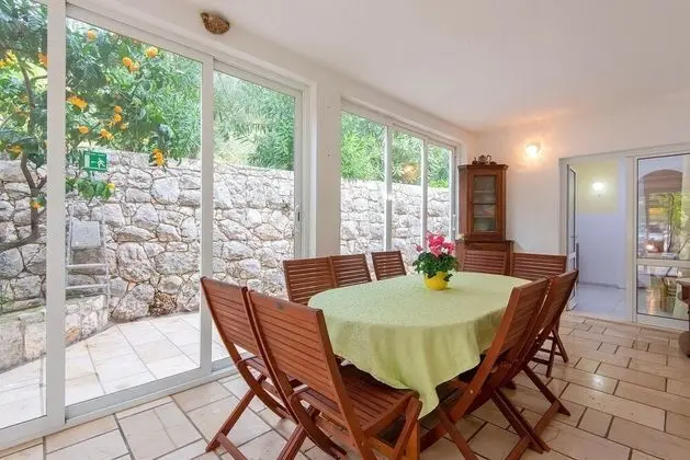 Villa (Holiday Home with Terrace, Pool and S)