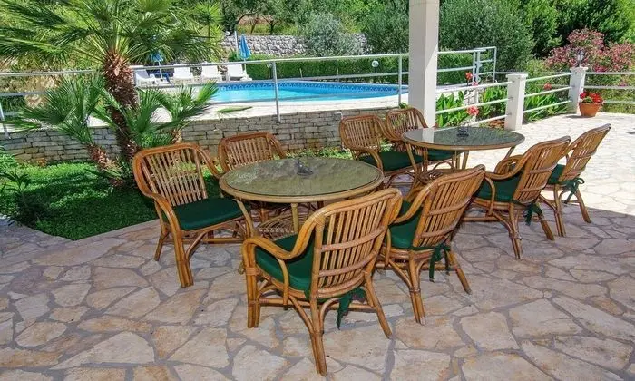 Villa (Holiday Home with Terrace, Pool and S)