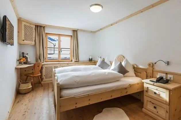 Basic Tek Büyük Yataklı Oda