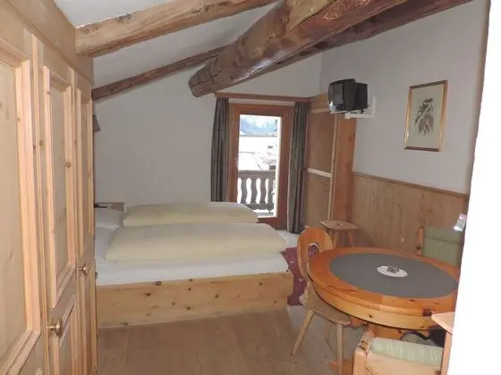 Grand Tek Büyük Yataklı Oda