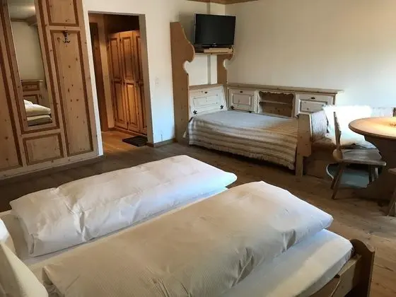 Grand Tek Büyük Yataklı Oda