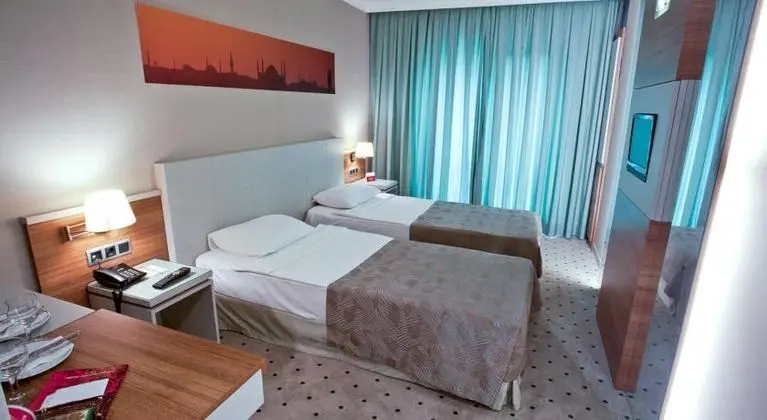 Çift Kişilik, Şehir Manzaralı