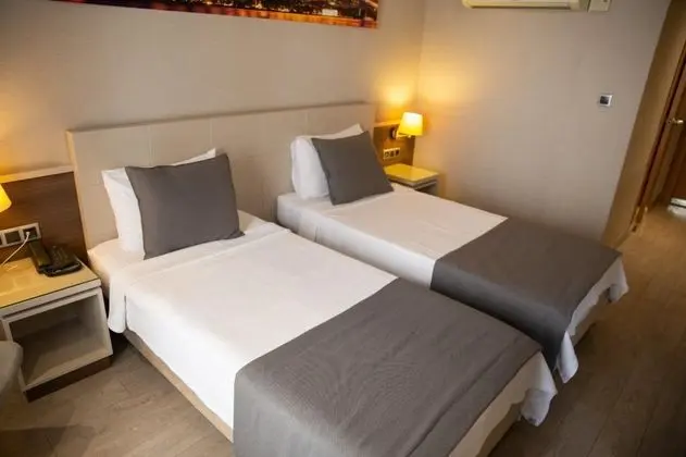 Çift Kişilik, Şehir Manzaralı