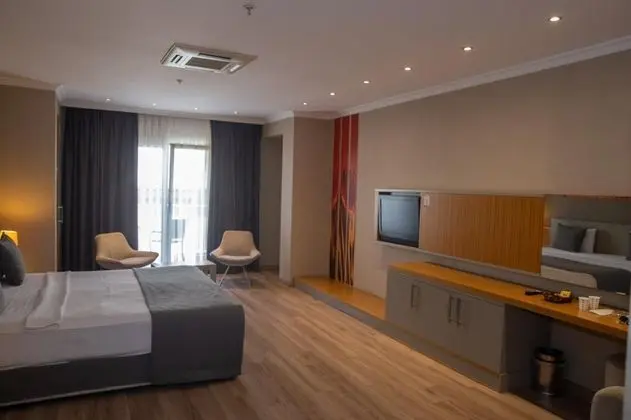 Tek Kişilik, Şehir Manzaralı