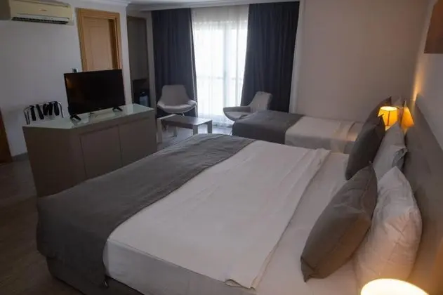 Triple, Şehir Manzaralı