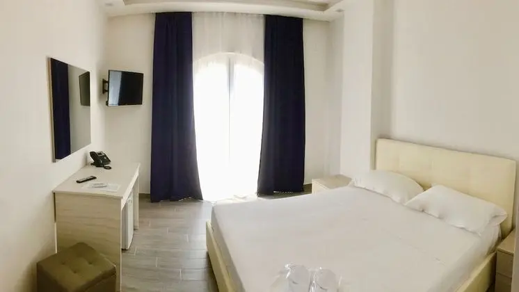 Tek Büyük Yataklı Oda, Bahçe Manzaralı