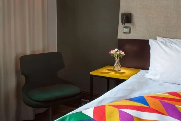 Mini (One Single Bed)