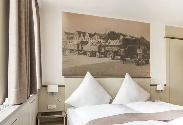 Büyük Yataklı Tek Kişilik Oda