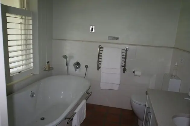 Basic Oda (Bathtub Only - No Shower)