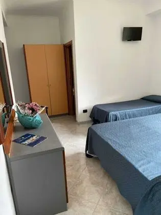 Üç Kişilik Oda