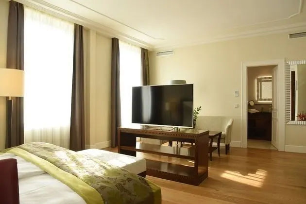 Comfort Tek Büyük Yataklı Oda