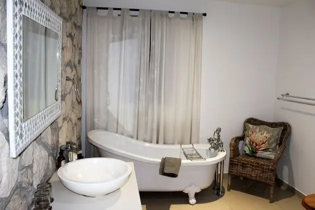 Luxury Süit, 1 En Büyük (King) Boy Yatak, Okyanus Manzaralı, Okyanusa Sıfır (Ocean)