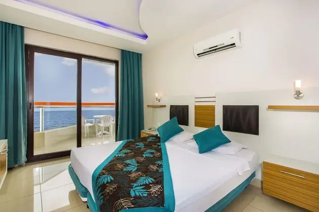 https://images.etstur.com/imgproxy/resize/2560x1440/files/images/hotelImages/etsrooms/988/Kleopatra_Ada_Beach_Hotel_20251223150407_30.jpg
