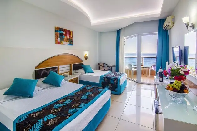 https://images.etstur.com/imgproxy/resize/2560x1440/files/images/hotelImages/etsrooms/988/Kleopatra_Ada_Beach_Hotel_20251223150408_49.jpg