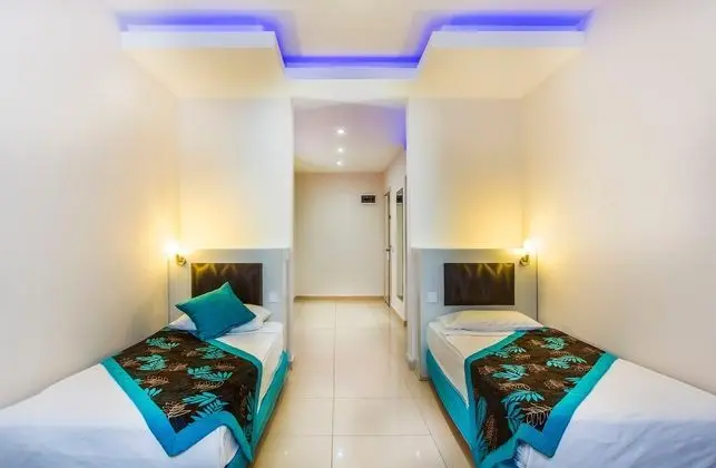 https://imagessl.etstur.com/files/images/hotelImages/TR/209805/l/Kleopatra-Ada-Beach-Hotel-Oda-273678.jpg