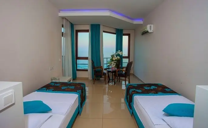 https://imagessl.etstur.com/files/images/hotelImages/TR/209805/l/Kleopatra-Ada-Beach-Hotel-Oda-273682.jpg
