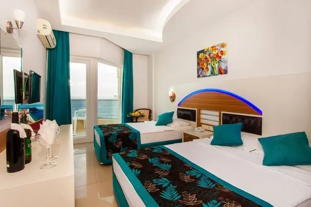 https://imagessl.etstur.com/files/images/hotelImages/TR/209805/l/Kleopatra-Ada-Beach-Hotel-Oda-273684.jpg