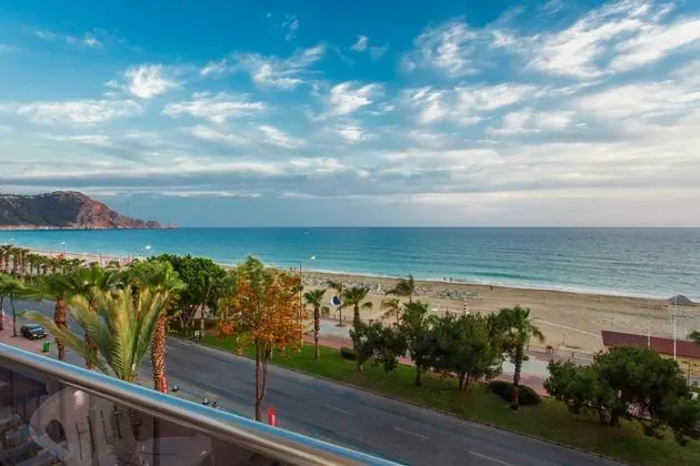 https://imagessl.etstur.com/files/images/hotelImages/TR/209805/l/Kleopatra-Ada-Beach-Hotel-Oda-273686.jpg