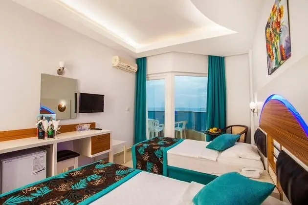 https://imagessl.etstur.com/files/images/hotelImages/TR/209805/l/Kleopatra-Ada-Beach-Hotel-Oda-273687.jpg