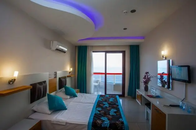 https://imagessl.etstur.com/files/images/hotelImages/TR/209805/l/Kleopatra-Ada-Beach-Hotel-Oda-273689.jpg