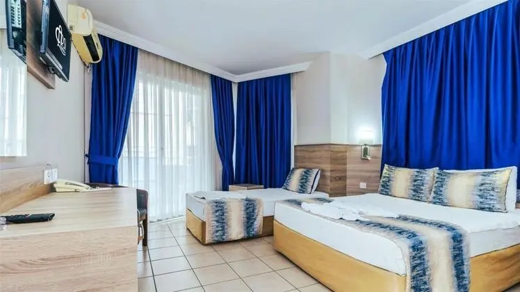 Twin, Kısmi Deniz Manzaralı, Balkonlu