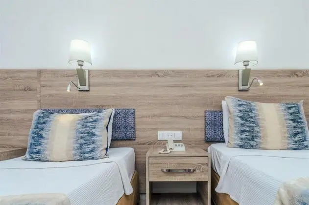 Twin, Kısmi Deniz Manzaralı, Balkonlu